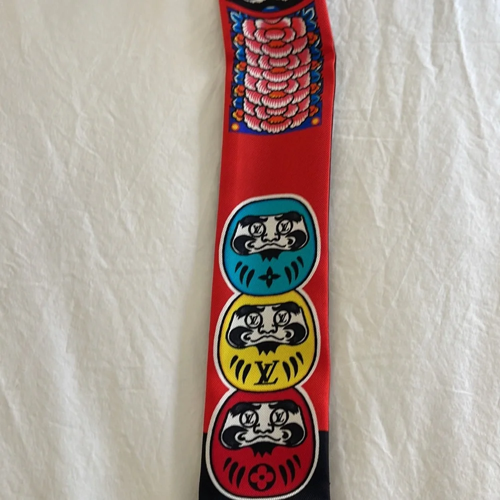 LOUIS VUITTON Kansai Yamamoto Daruma Kabuki Monogram Scarf Twilly - Picture 8 of 9
